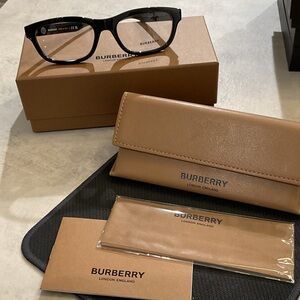 Burberry Classic Black Eyewear